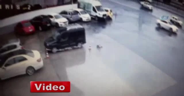 E-5’te kayan kamyonet dört araca böyle çarptı