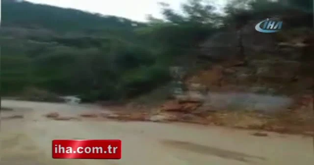 Heyelan anı saniye saniye görüntülendi