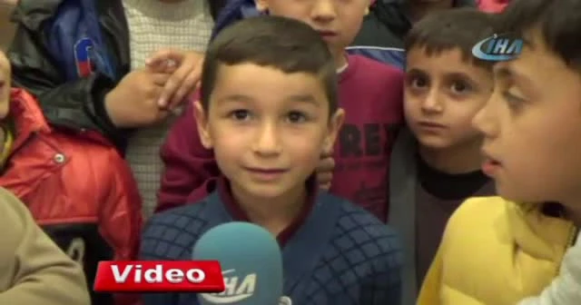 Köy meydanına bayrak diken çocuklar Ankara’da