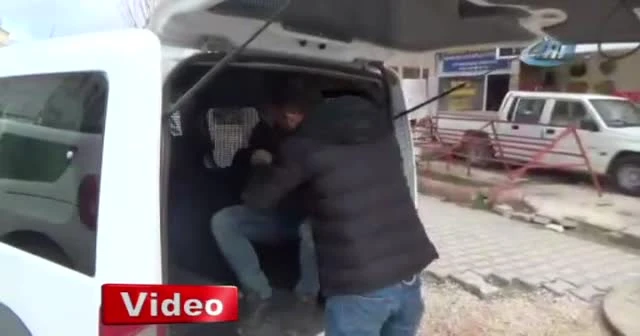 Polis, silahlı gaspçıları maskelerinden yakaladı