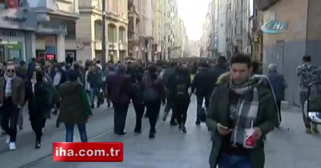 Vatandaşlar Taksim Meydanı’na akın etti