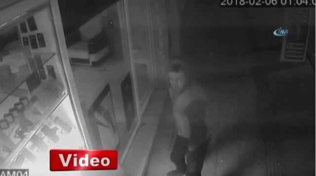 Kırkağaç’ta alkollü hırsızlar güldürdü