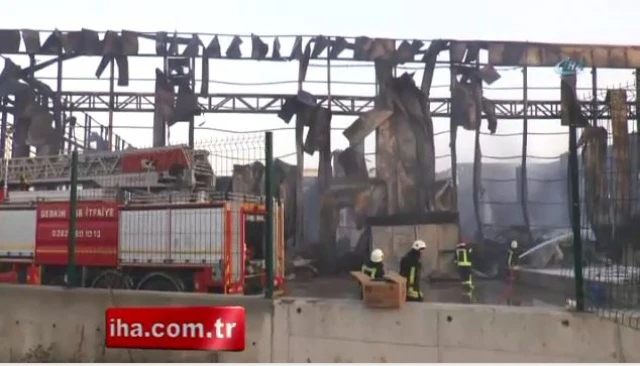 Yanan parfüm fabrikasındaki hasar günün aydınlanmasıyla ortaya çıktı