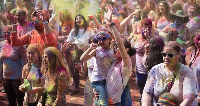 ’Holi Festivali’ yine renk saçacak