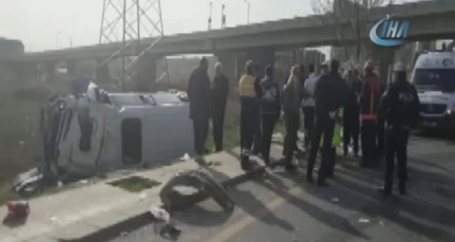 Başkentte yolcu minibüsü kaza yaptı: 17 yaralı