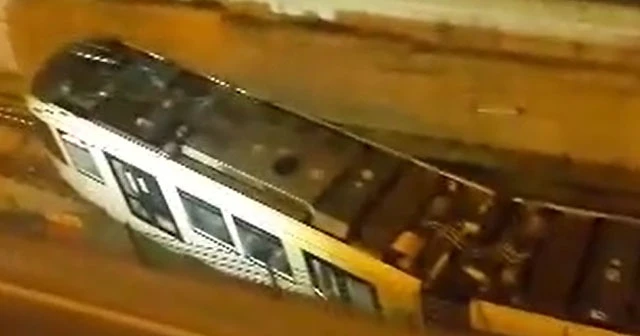 İstanbul'da tramvay raydan çıktı
