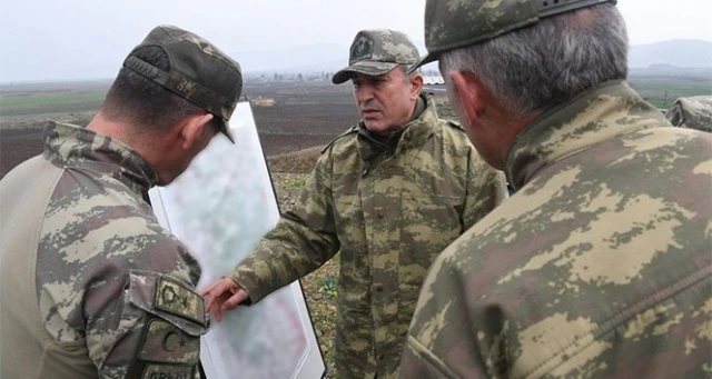 Orgeneral Akar, Irak sınırında