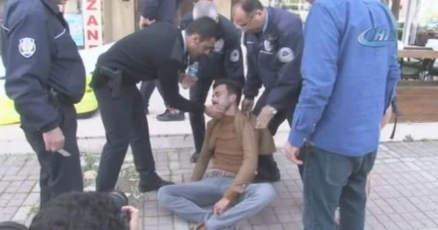 Polis, intihara kalkışan genci böyle teselli etti: 'Biz seni seviyoruz'