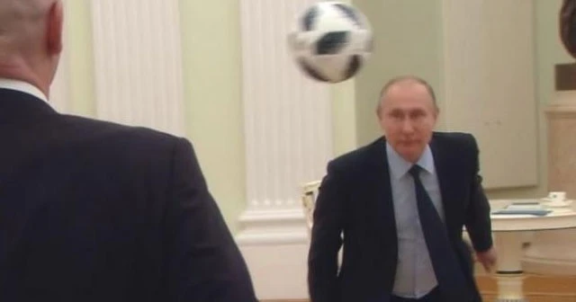 Putin, Dünya Kupası'na 100 gün kala Kremlin’de top sektirdi