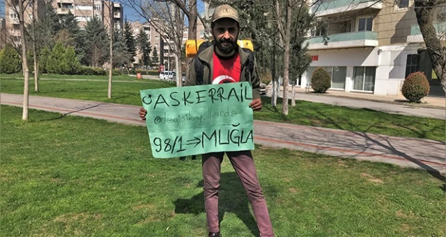 Vatani görevi için İstanbul'dan Muğla'ya otostopla gitti