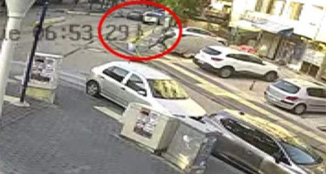 Balona röveşatanın ardından saksıya tekme