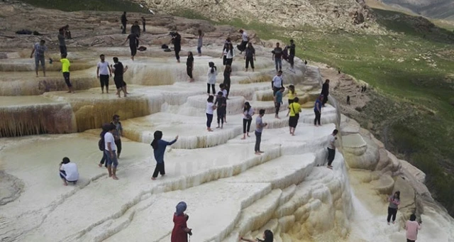 Burası Pamukkale değil, Van