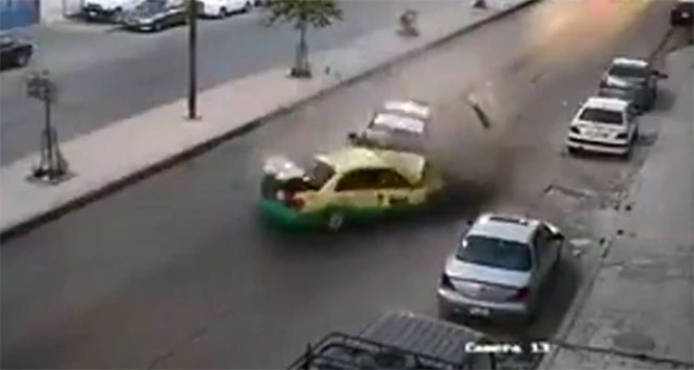 Kafa kafaya çarpıştılar: 2 ölü, 1 yaralı