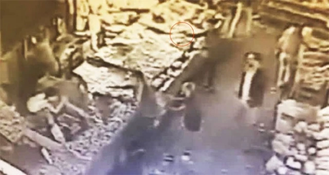 Pazarcıların silahlı çatışması kamerada
