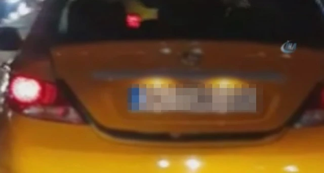 Sultangazi'de taksi bagajında yolculuk kamerada