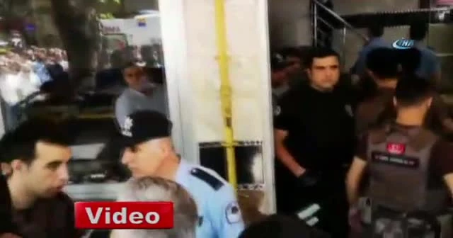 Kızını taciz edenin kafasını çekiçle ezdi