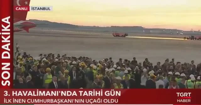 Üçüncü havalimanına ilk inişi Cumhurbaşkanı Erdoğan yaptı