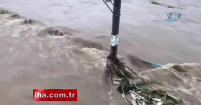 Filipinler’de sel: 6 ölü