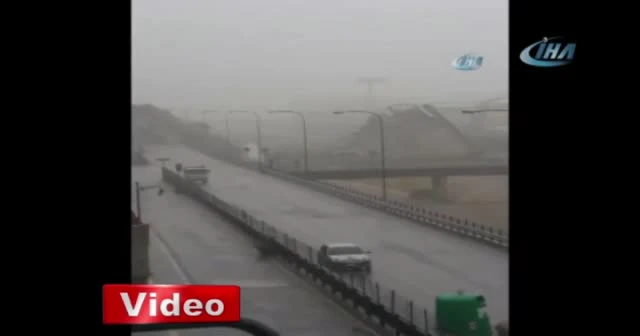 İtalya'da köprü çöktü