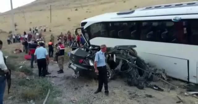 Katliam gibi kaza: 4 ölü, 13 yaralı