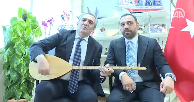 Yerlikaya ve Bingöl "Bil Oğlum" türküsünü söyledi