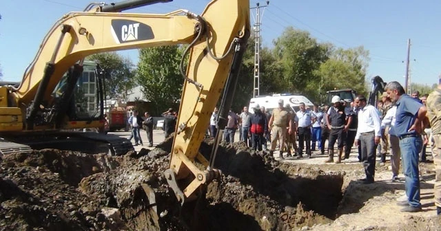 500’lük içme suyu borusuna düşen işçi kayboldu