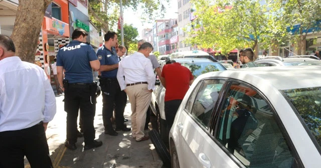 Bankadan çıkan iş adamını takip edip soydular