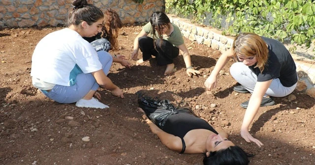 Diri diri toprağa gömüldüler
