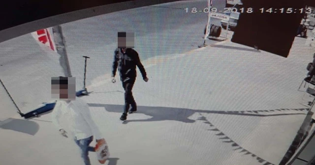 Esenyurt'ta hırsızlık zanlıları otomobilde yakalandı