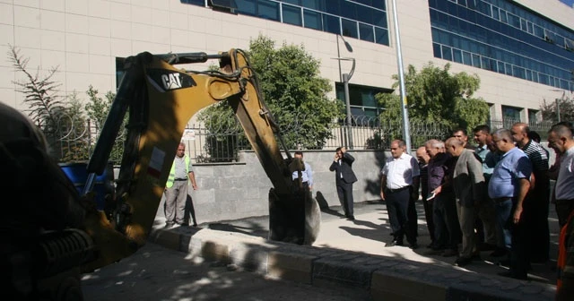 Güvenlik nedeniyle trafiğe kapanan cadde yeniden açıldı