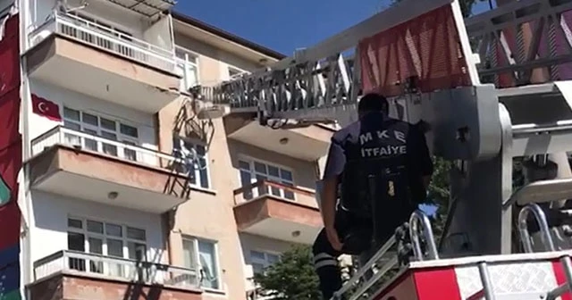 Hırsızlık için girdiği evde kadını rehin aldı
