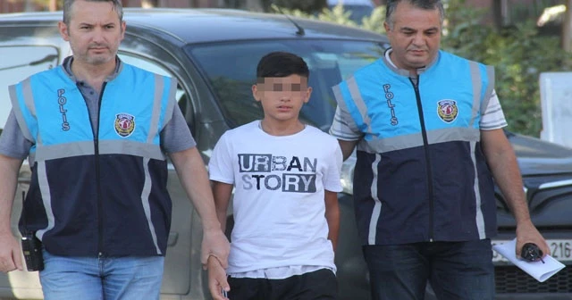Kadın 'kocam evde yok gel' diye mesaj attı, oğlu öldürdü