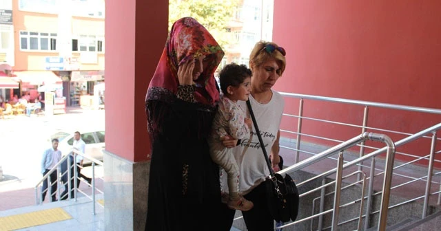 Kiralık araç ile eroin sevkiyatı yapan aile 2 yaşındaki kızları ile adliyeye sevk edildi