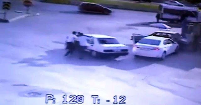 Magandalar sürücüyü sopayla dövüp bıçakladılar