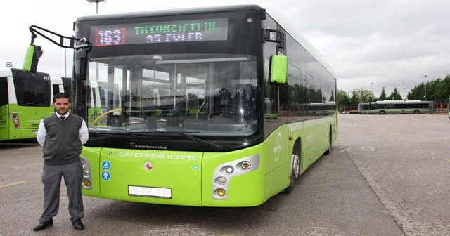 Minik kediyi otobüs şoförünün dikkati kurtardı