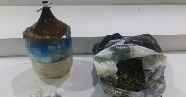 Mobil Park polisleri denetimler sırasında 2 şahsın üstünde 7.5 gram bonzai ele geçirdi.