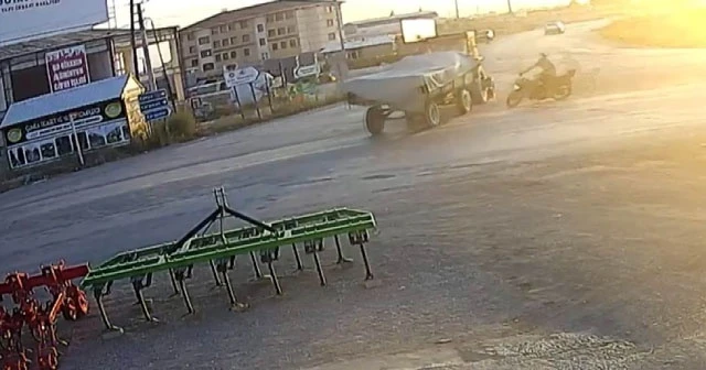 Motosikletin römorka çarptığı ölümlü kaza güvenlik kamerasında