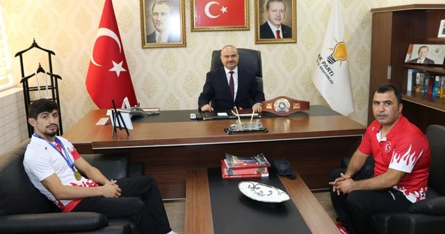 (Özel Haber) Dinlenmek için uzandığı minderden dünya şampiyonluğuna