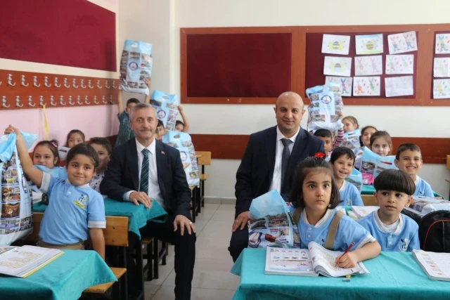 Şahinbey'de 30 bin öğrenciye kırtasiye yardımı