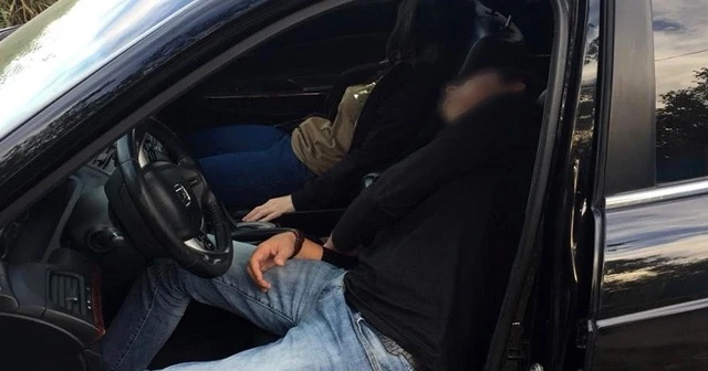 Rusya’da duvarını delen komşularını öldürttü