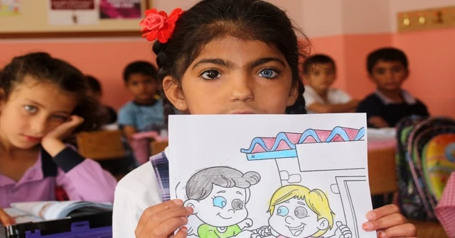 Tıpkı gözleri gibi dünyaya renkli bakıyor