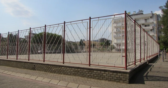 Yenilenen parkta ilk atış Başkan Özakcan'dan