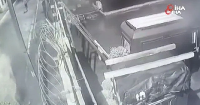 Beyoğlu'nda Cezayir uyruklu şahsın öldürüldüğü anlar kamerada