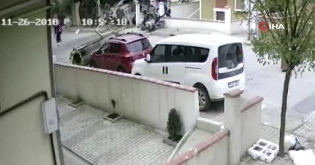 Sancaktepe'de helikopterin düşme anı kameralara yansıdı