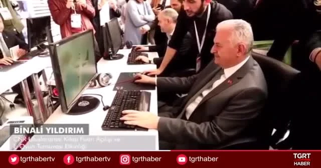 Binali Yıldırım, son günlerin moda oyunu PUBG'u oynadı