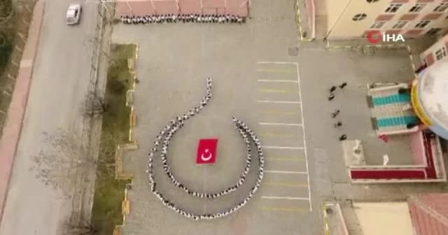 Elazığ'da 250 öğrenci ile muhteşem kareografi