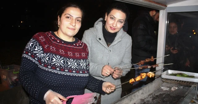 Gündüz ev kadını, gece iş kadını