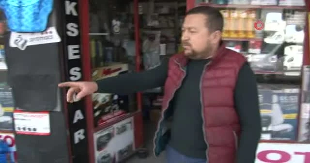 Herkesin gözü önünde 30 kiloluk aküyü çaldı