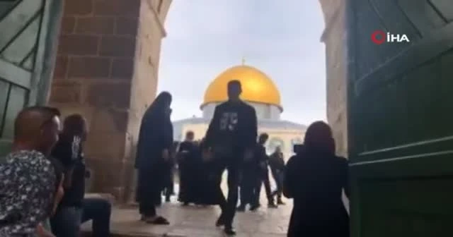 İsrail askerleri Mescid-i Aksa'nın kapılarını kapattı