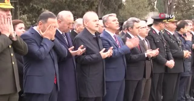 İstiklal Marşı Şairi Mehmet Akif Ersoy kabri başında anıldı